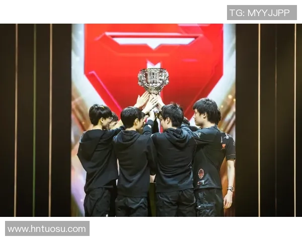 王者荣耀团队协作解析:IG战队如何实现默契配合与战术执行 王者荣耀团队协作解析:IG战队如何实现默契配合与战术执行